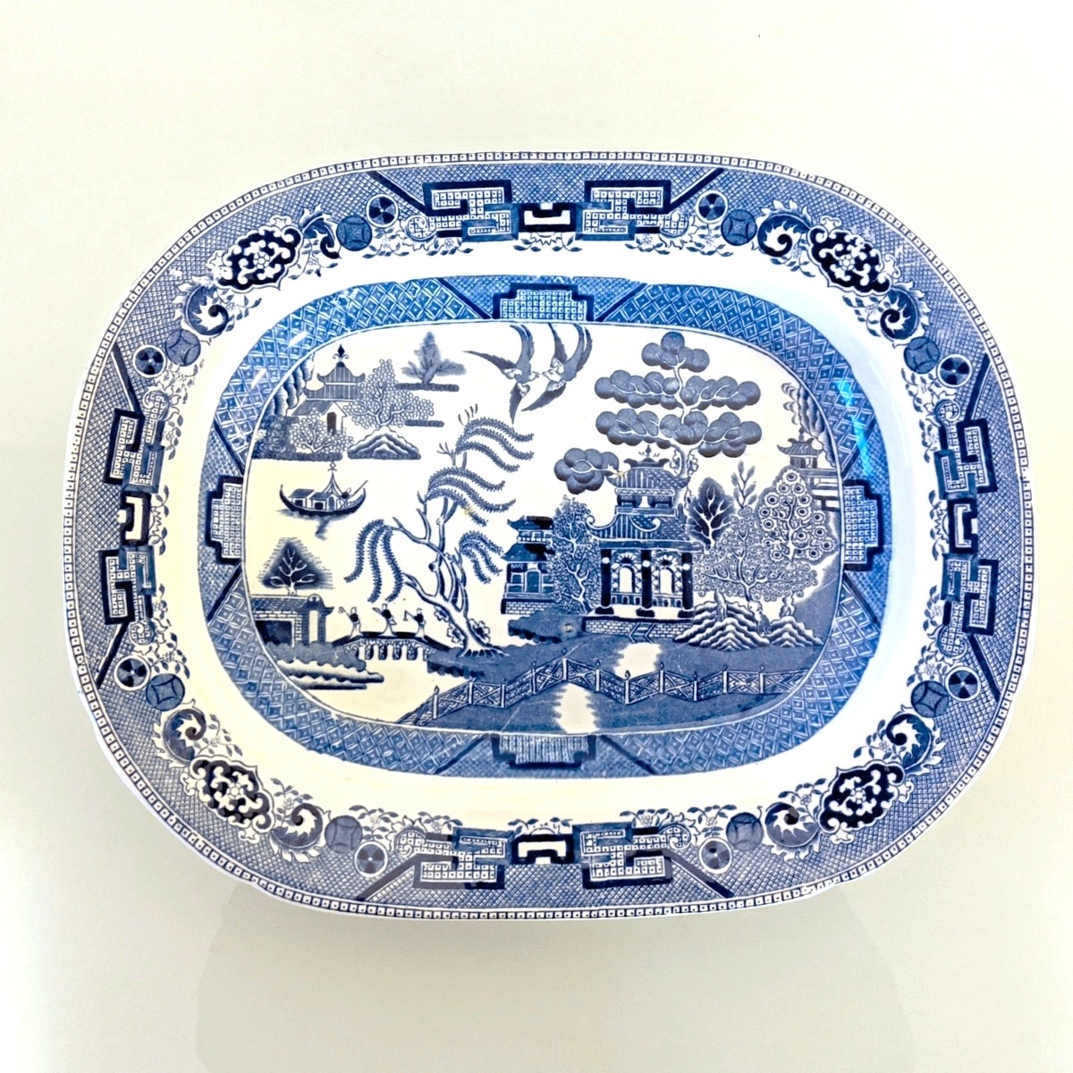 anglický dekorativní porcelán